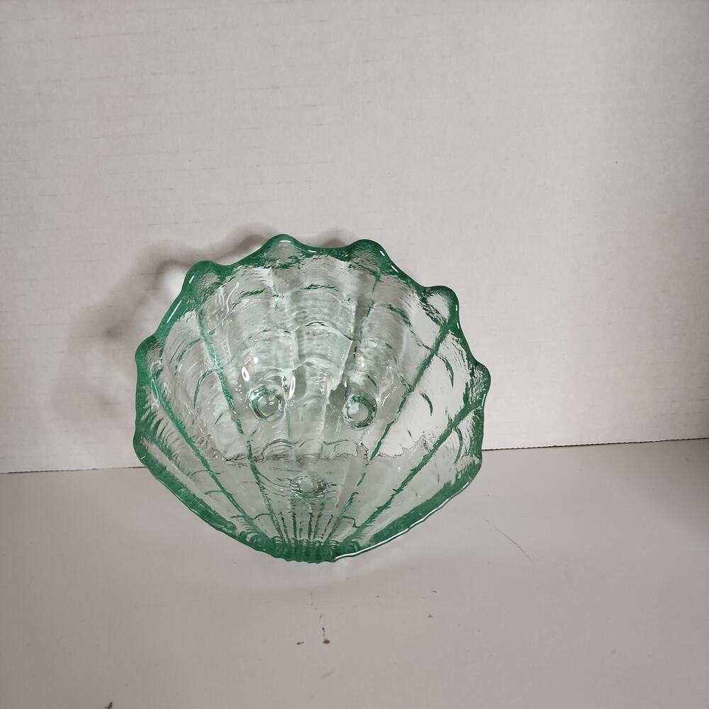 Art Glass Clam Shell 5" Bowl Pale Aqua Green Tri-Footed Textured